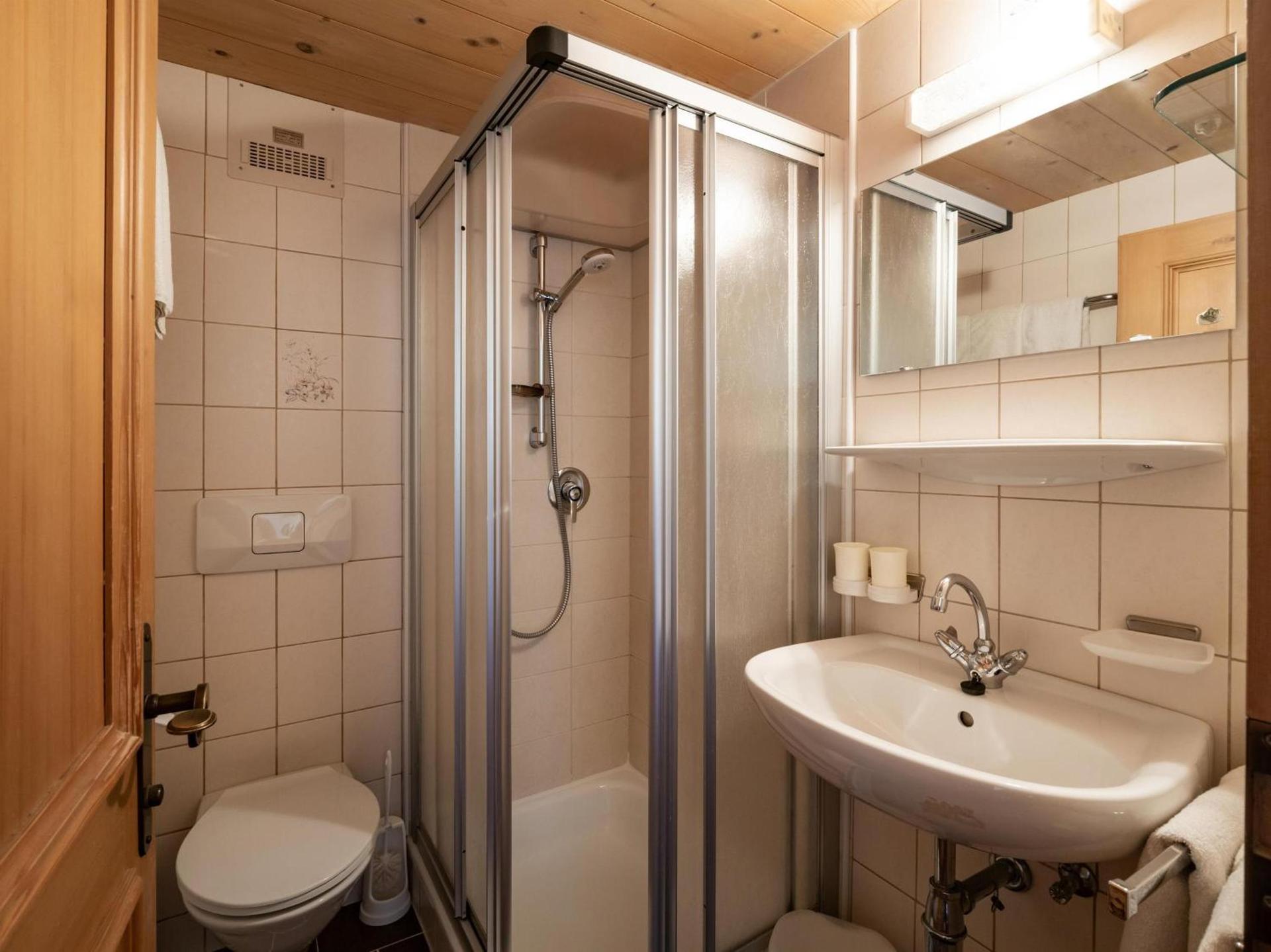 Doppelzimmer mit Dusche - 3